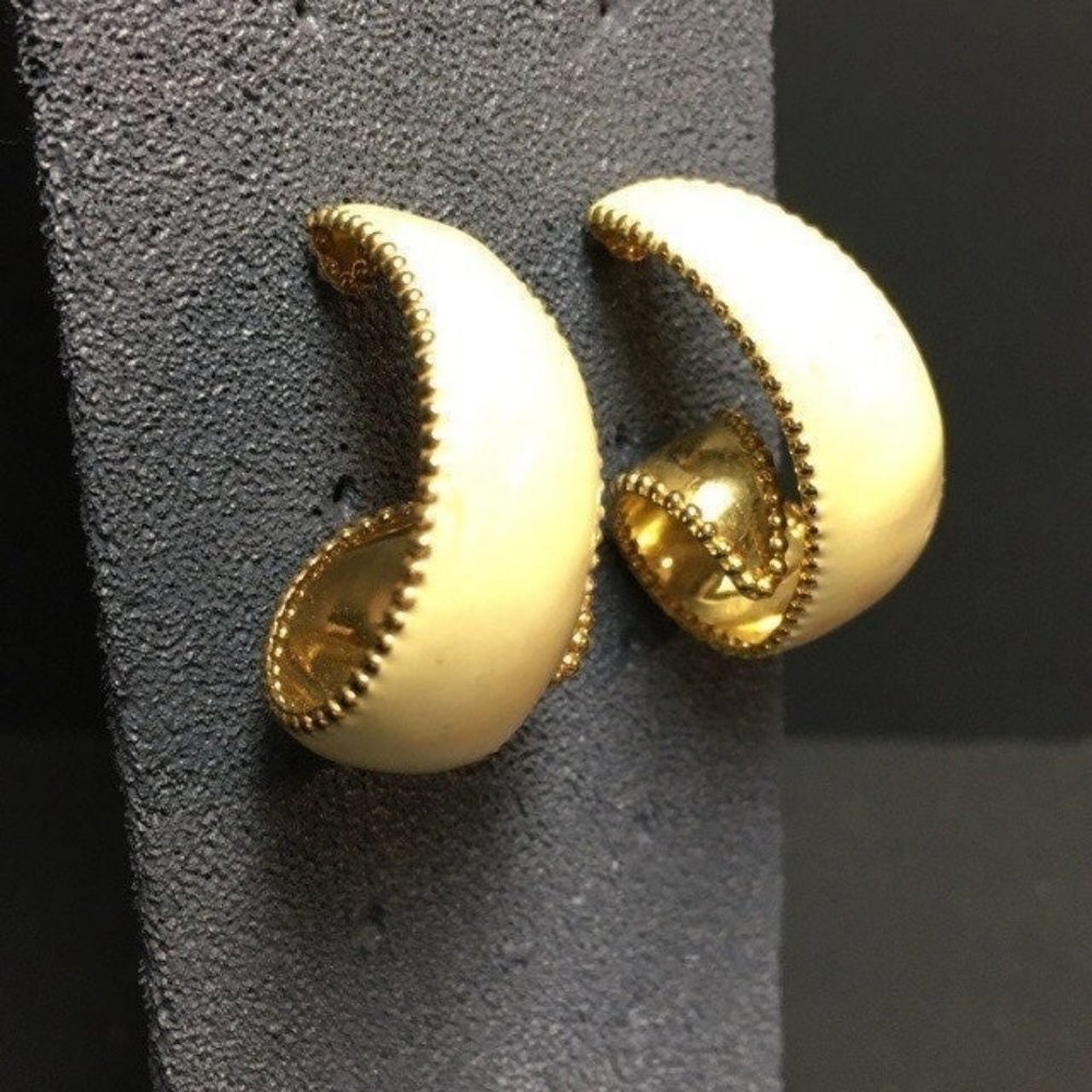 Retro Gold Cream Earrings Curl Hoop Pierced